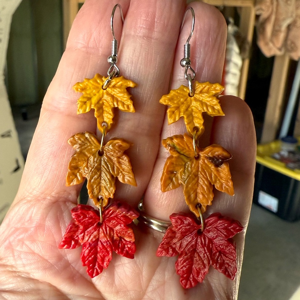 Handmade maple leaf earrings - Picture 2 of 4